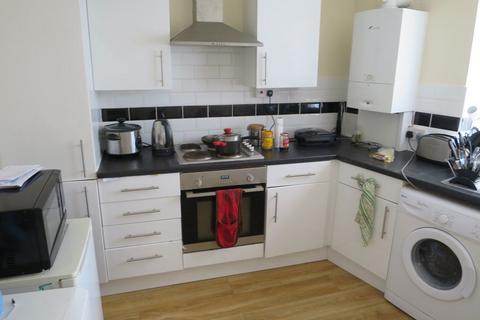 2 bedroom flat to rent, London Road