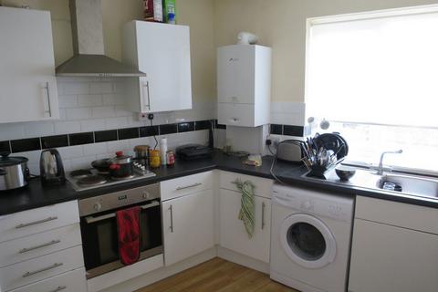 2 bedroom flat to rent, London Road