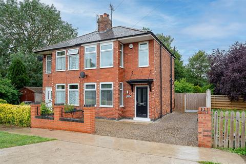 15 Moore Avenue, York, YO10 3RU