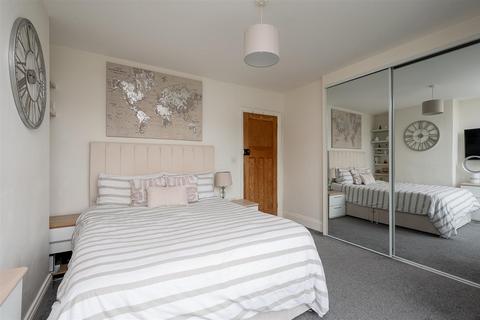 15 Moore Avenue, York, YO10 3RU