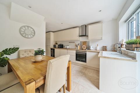3 bedroom terraced house for sale, Field Road, Farnborough GU14