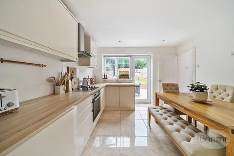 3 bedroom terraced house for sale, Field Road, Farnborough GU14