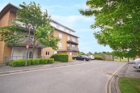 3 bedroom penthouse for sale, Primrose Place, Isleworth