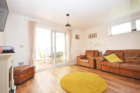 undefined, Primrose Place, Isleworth