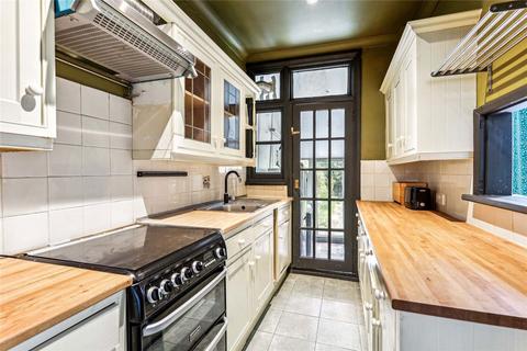 3 bedroom terraced house for sale, Bishops Park Road, London SW16