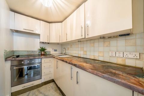 2 bedroom flat for sale, Eardley Crescent, London SW5