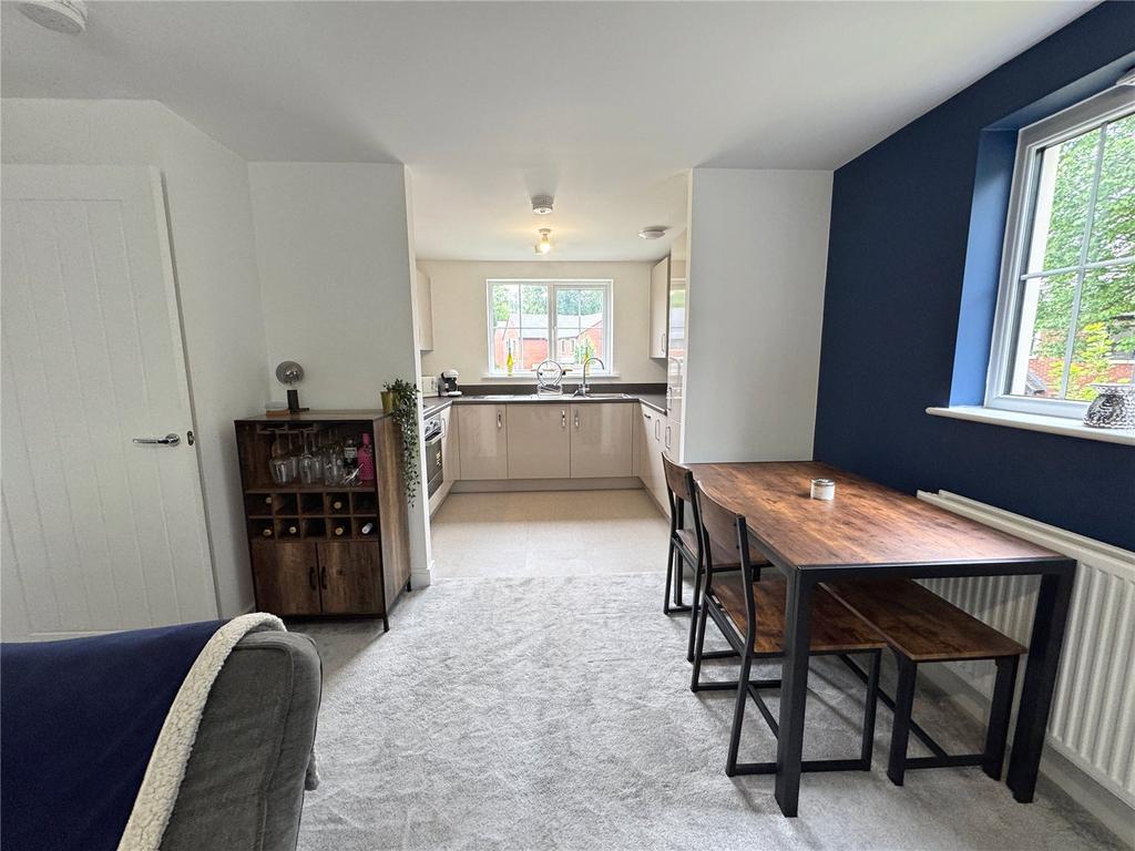 Dining/Kitchen