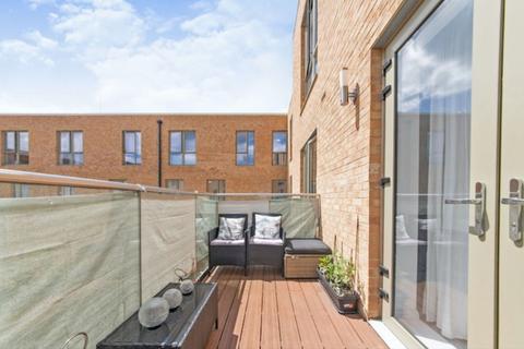 2 bedroom flat for sale, Coxwell Boulevard, London, NW9