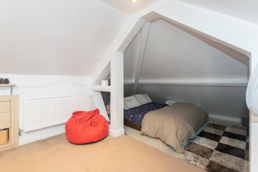 Bedroom 4 b