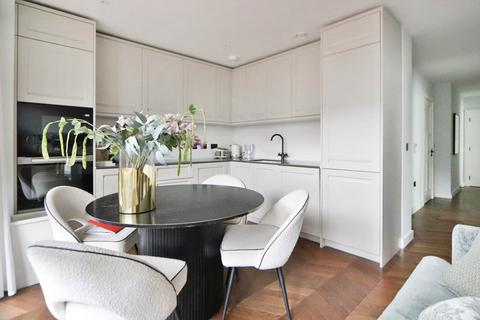 3 bedroom flat to rent, Brook Street, Kingston Upon Thames