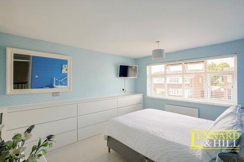 undefined, Mayfields, Grays RM16