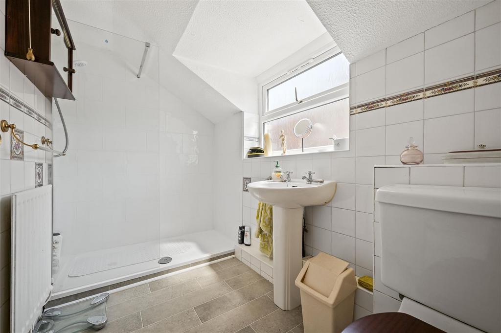 Family Shower Room