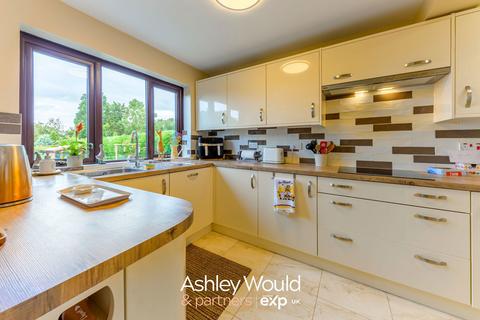 3 bedroom detached house for sale, Yew Tree Lane, Rowley Regis B65