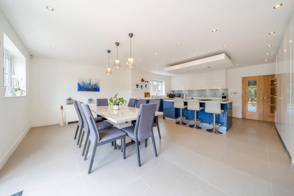 1325445 11 687795...