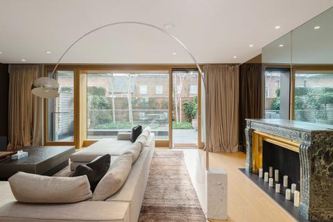 3 bedroom apartment to rent, Vicarage Gate, London, W8