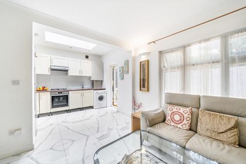 3 bedroom apartment for sale, Burgess Avenue, London NW9