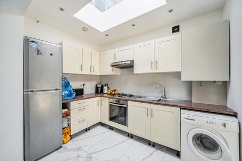 3 bedroom apartment for sale, Burgess Avenue, London NW9