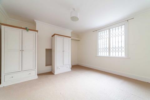 2 bedroom flat for sale, Dulwich Road, Herne Hill SE24