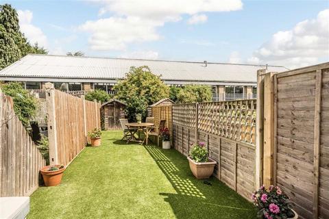 18 Princes Road, Teddington, TW11 0RW