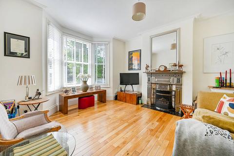 2 Avenue Road, Brentford, TW8 9NS