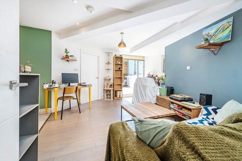 1 bedroom flat for sale, Wharf Place, London E2