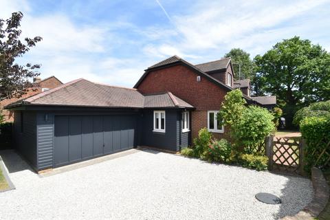 5 bedroom detached house for sale, Honeysuckle Cottage, Headcorn Road, Platts Heath, ME17