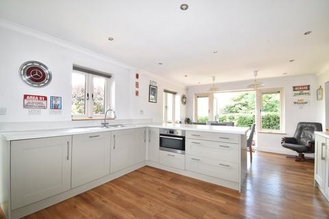 5 bedroom detached house for sale, Honeysuckle Cottage, Headcorn Road, Platts Heath, ME17
