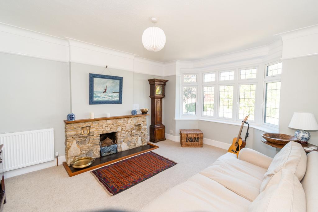 House in Southampton, Glen Eyre - View 2