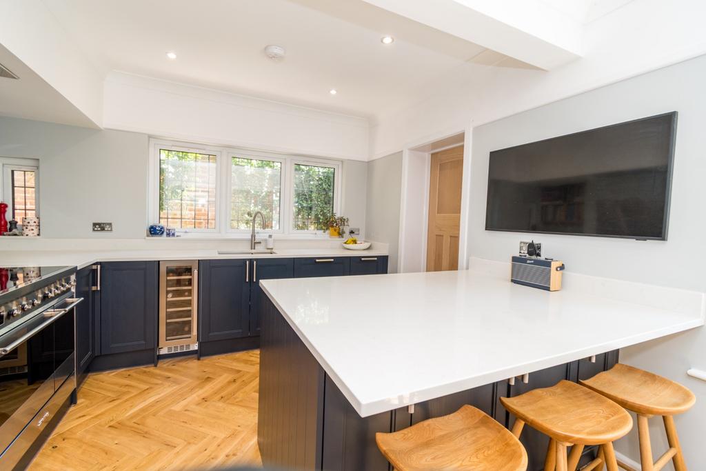 House in Southampton, Glen Eyre - More