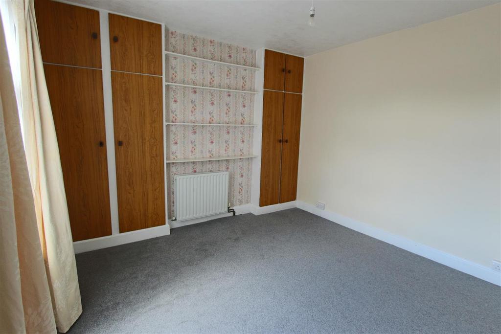 176 King Street bedroom 1a.JPG