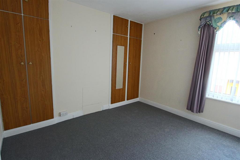 176 King Street bedroom 2a.JPG