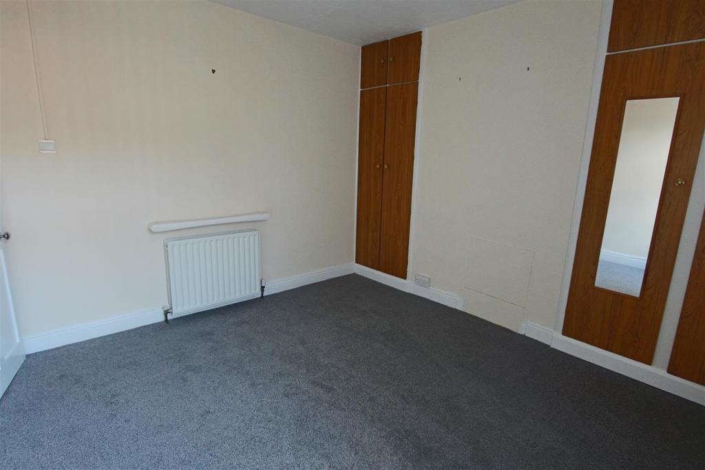 176 King Street bedroom 2b.JPG