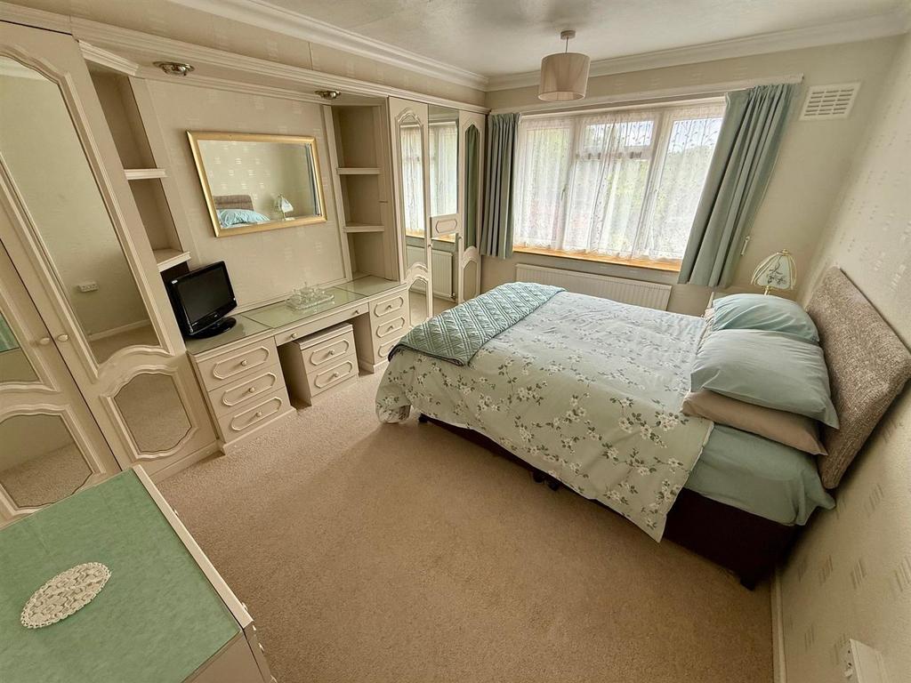 RA11 Bed1.jpg