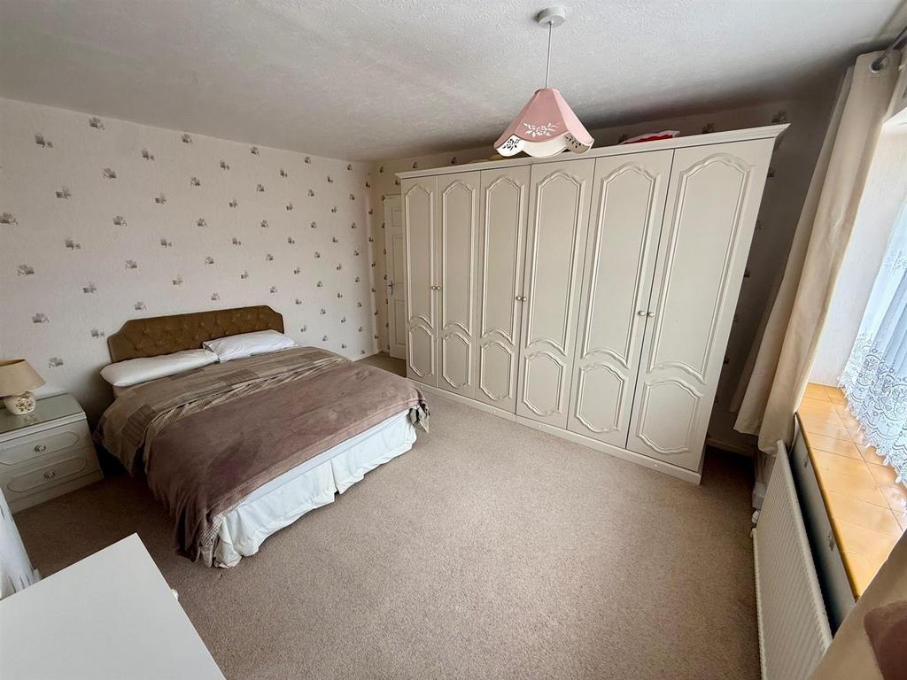 RA11 Bed2.jpg