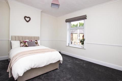 69 Cemetery Road, Darwen, BB3 2LZ