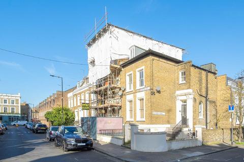 3 bedroom flat for sale, Moore Park Road, London SW6