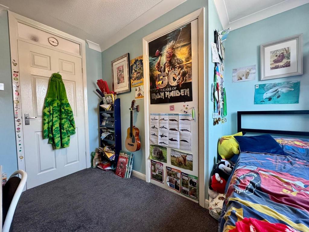 Bedroom 3 (2).jpg
