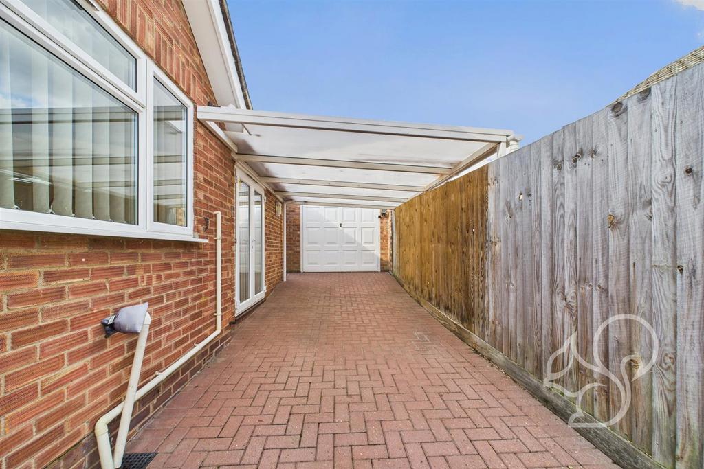 Carport &amp; Garage