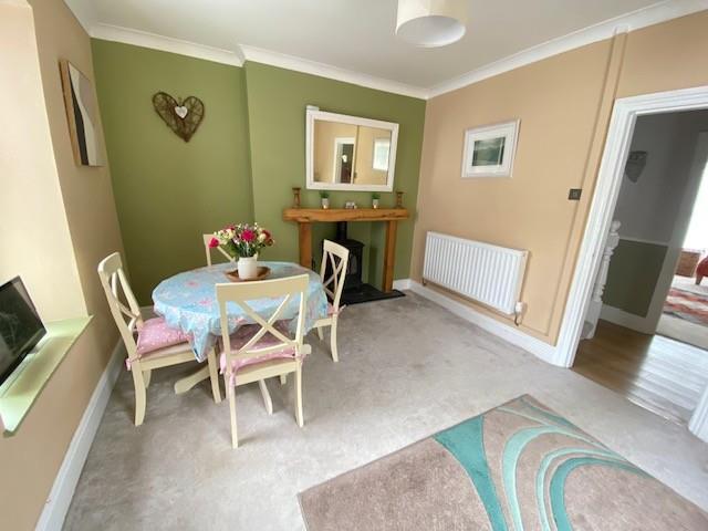 Sitting/dining room