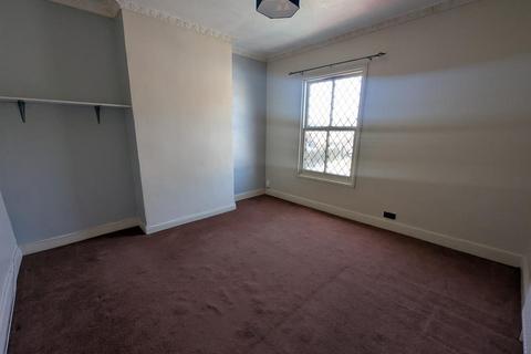 3 bedroom terraced house to rent, Hillary Street, Walsall