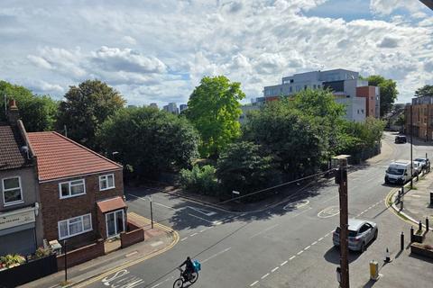 2 bedroom apartment to rent, Grange Road, London, E13