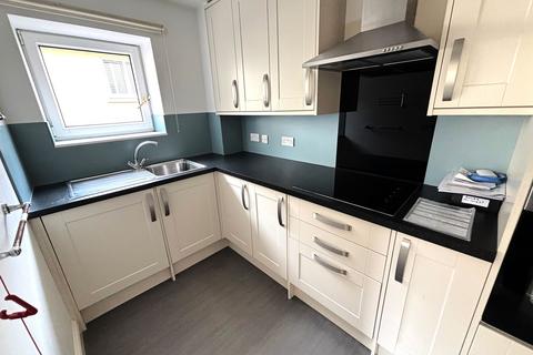 1 bedroom flat for sale, Strand, Leander Court Strand, TQ14