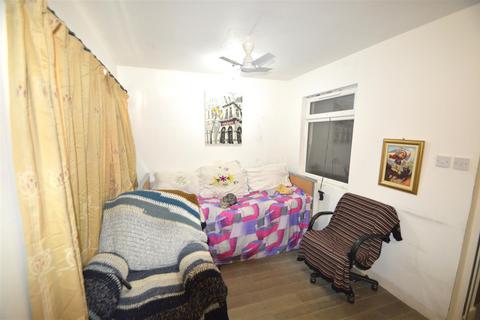 2 bedroom terraced house for sale, Cornshaw Road, Dagenham