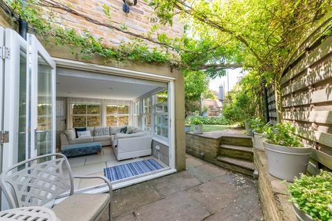 9 Darton Road, Cawthorne, Barnsley, S75 4HR