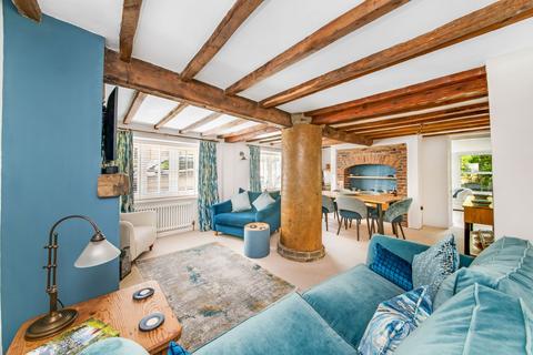 9 Darton Road, Cawthorne, Barnsley, S75 4HR