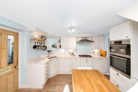 9 Darton Road, Cawthorne, Barnsley, S75 4HR