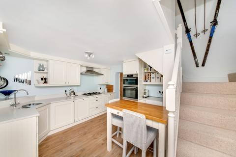9 Darton Road, Cawthorne, Barnsley, S75 4HR