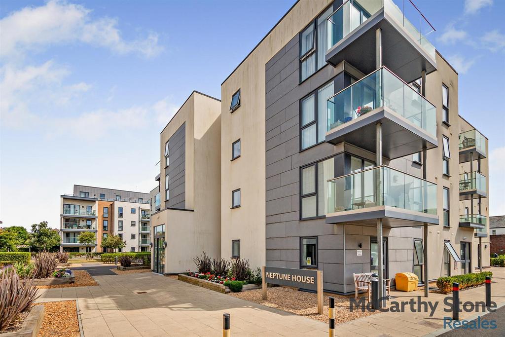8653631-exterior05-800.jpg