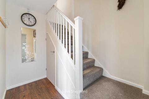 12 Colesbourne Road, Solihull, B92 8LE