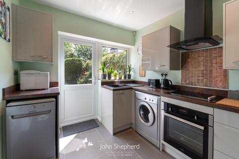12 Colesbourne Road, Solihull, B92 8LE